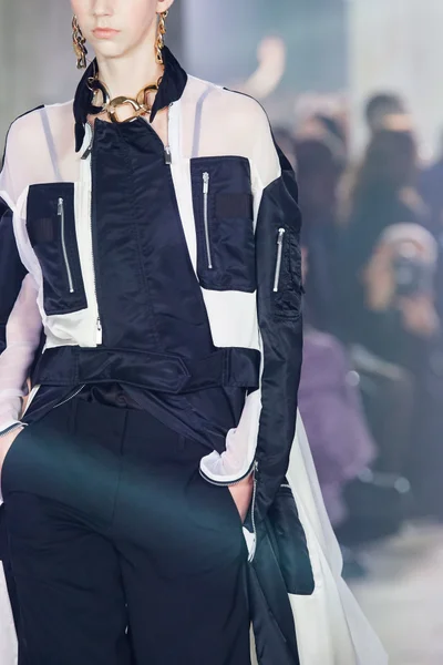 Look 74